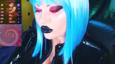 Snapshot of crazypinkyball chatting on 5, 11, 2025 Roxy online show from 5, 11, 2025