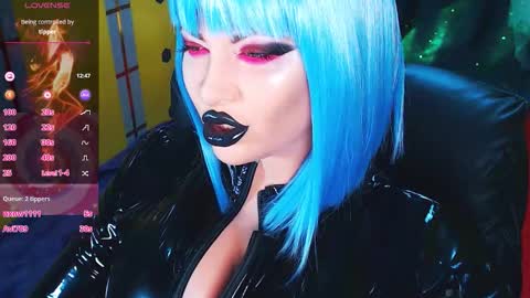 Snapshot of crazypinkyball chatting on 7, 11, 2025 Roxy online show from 7, 11, 2025