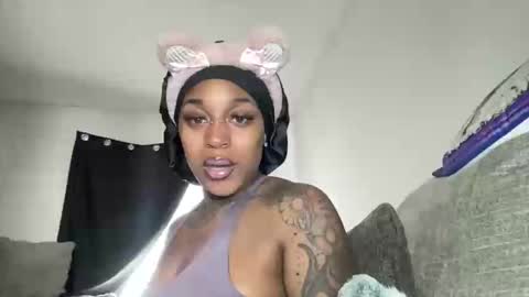 Snapshot of creame_sensation chatting on 6, 4, 2026 PHANTOMTARGARYENXXX online show from 6, 4, 2026