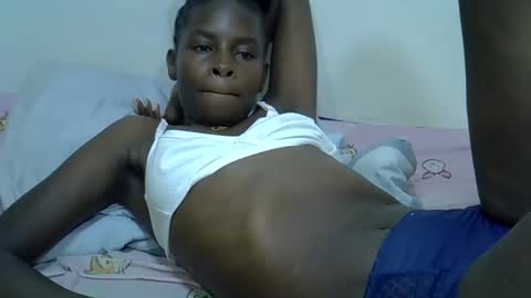 Snapshot of creamy_pussie chatting on 18, 4, 2026 creamy_pussie online show from 18, 4, 2026