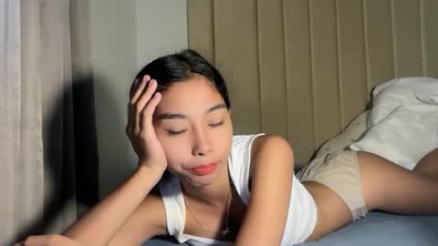 Snapshot of creamy_sexy chatting on 11, 9, 2025 mika online show from 11, 9, 2025