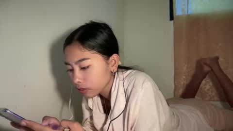 Snapshot of creamy_sexy chatting on 17, 9, 2025 mika online show from 17, 9, 2025