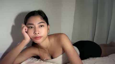 Snapshot of creamy_sexy chatting on 3, 10, 2025 mika online show from 3, 10, 2025