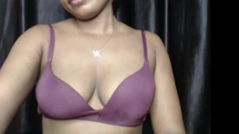Snapshot of creamy_xvanila chatting on 19, 5, 2026 venessa online show from 19, 5, 2026