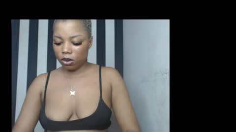 Snapshot of creamy_xvanila chatting on 19, 6, 2026 venessa online show from 19, 6, 2026