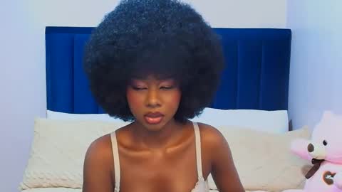 Snapshot of creamybabee chatting on 10, 6, 2026 queen online show from 10, 6, 2026