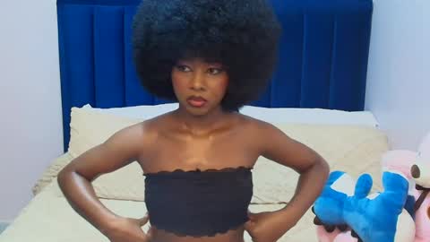 Snapshot of creamybabee chatting on 18, 6, 2026 queen online show from 18, 6, 2026