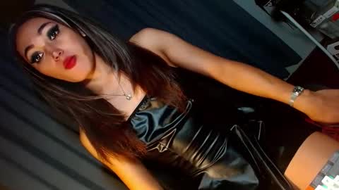 Snapshot of creamycum_celinexxx chatting on 9, 1, 2025 Celine online show from 9, 1, 2025
