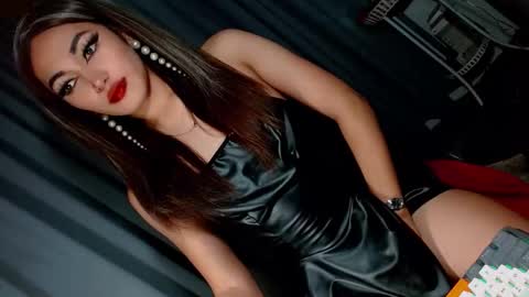 Snapshot of creamycum_celinexxx chatting on 17, 1, 2025 Celine online show from 17, 1, 2025