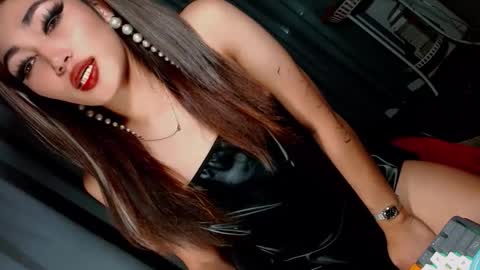 Snapshot of creamycum_celinexxx chatting on 18, 1, 2025 Celine online show from 18, 1, 2025