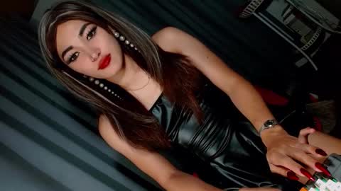Snapshot of creamycum_celinexxx chatting on 18, 1, 2025 Celine online show from 18, 1, 2025
