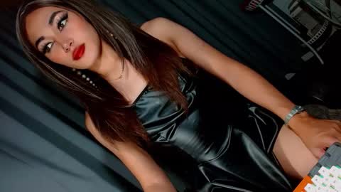 Snapshot of creamycum_celinexxx chatting on 18, 1, 2025 Celine online show from 18, 1, 2025