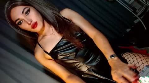 Snapshot of creamycum_celinexxx chatting on 23, 1, 2025 Celine online show from 23, 1, 2025