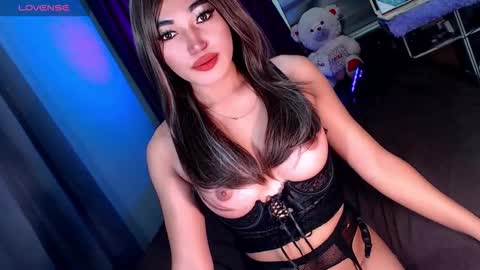 Snapshot of creamycum_celinexxx chatting on 10, 9, 2025 Celine online show from 10, 9, 2025