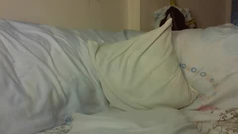 Snapshot of creamyy_pussy chatting on 10, 10, 2025 creamyy_pussy online show from 10, 10, 2025