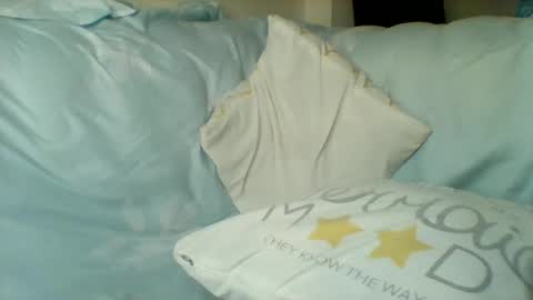 Snapshot of creamyy_pussy chatting on 13, 11, 2025 creamyy_pussy online show from 13, 11, 2025