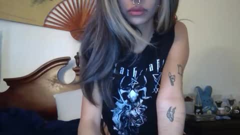 Snapshot of creature_nymph chatting on 31, 3, 2026 bunni xoxo online show from 31, 3, 2026