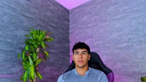 Snapshot of crh58_ chatting on 11, 9, 2025 crh58_ online show from 11, 9, 2025