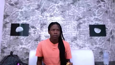 CriisBrown  online show from 22, 11, 2025