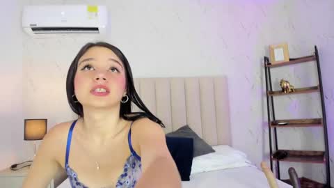 Snapshot of criistal_blossom chatting on 2, 6, 2026 Cristal online show from 2, 6, 2026