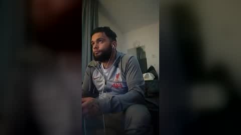Snapshot of crimikeanu23 chatting on 1, 8, 2026 crimikeanu23 online show from 1, 8, 2026