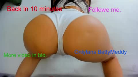 Snapshot of cris__alex__ chatting on 1, 4, 2026 Gold Couple online show from 1, 4, 2026