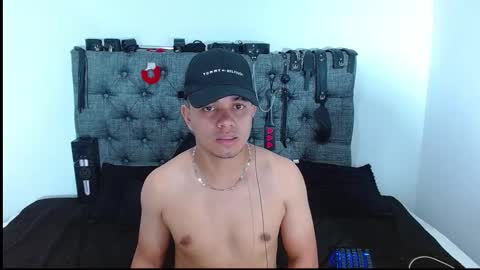 CRISANDMERY online show from 17, 2, 2025