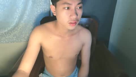 Snapshot of cristal1xox chatting on 4, 11, 2025 cristal1xox online show from 4, 11, 2025