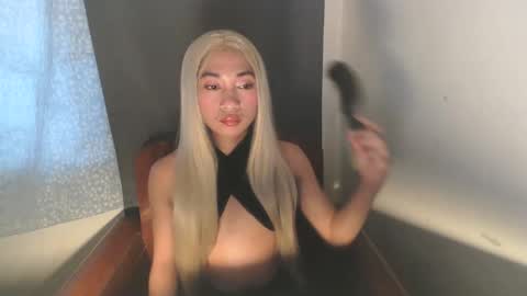 Snapshot of cristal1xox chatting on 8, 11, 2025 cristal1xox online show from 8, 11, 2025