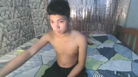 Snapshot of cristal1xox chatting on 26, 11, 2025 cristal1xox online show from 26, 11, 2025