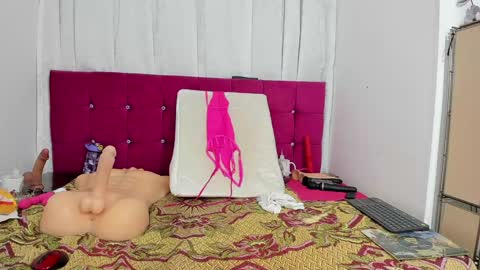 Snapshot of cristal_18xxx chatting on 8, 2, 2025 Cristal online show from 8, 2, 2025