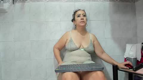 Snapshot of cristal_18xxx chatting on 9, 2, 2025 Cristal online show from 9, 2, 2025