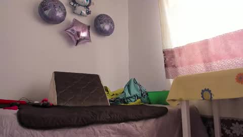 Snapshot of cristal_18xxx chatting on 20, 10, 2025 Cristal online show from 20, 10, 2025