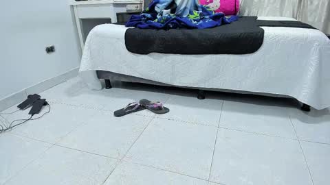 Snapshot of cristal_18xxx chatting on 2, 11, 2025 Cristal online show from 2, 11, 2025