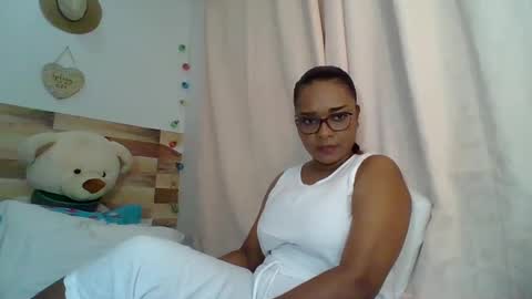 Snapshot of cristal_blanco chatting on 4, 12, 2024 cristal online show from 4, 12, 2024