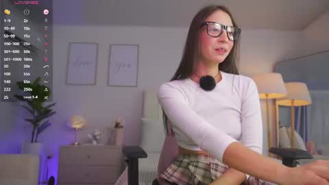 Snapshot of cristal_bunny chatting on 15, 6, 2026 Cristal online show from 15, 6, 2026