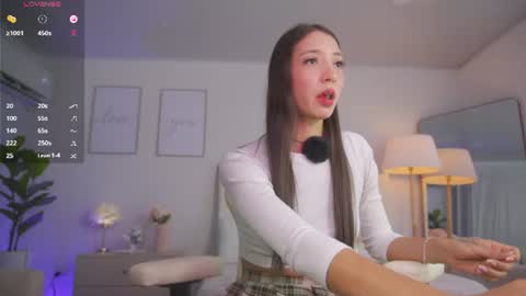Snapshot of cristal_bunny chatting on 8, 7, 2026 Cristal online show from 8, 7, 2026