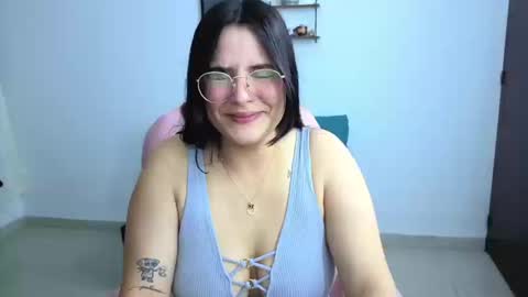 Snapshot of cristal_hot07 chatting on 17, 10, 2025 Cristal online show from 17, 10, 2025
