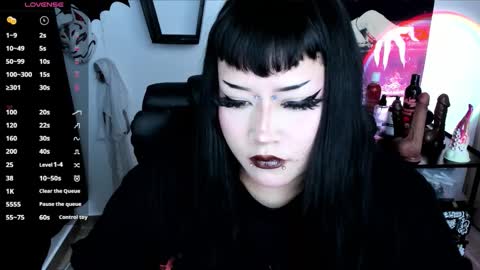 Snapshot of cristal_kosh chatting on 10, 9, 2025 Cris online show from 10, 9, 2025