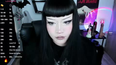 Snapshot of cristal_kosh chatting on 6, 8, 2026 Cris online show from 6, 8, 2026