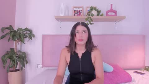 Snapshot of cristalfoxy_ chatting on 19, 9, 2025 cristalfoxy_ online show from 19, 9, 2025