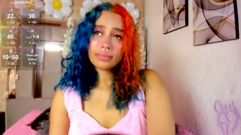 Snapshot of cristall_ravven chatting on 29, 10, 2025 online show from 29, 10, 2025