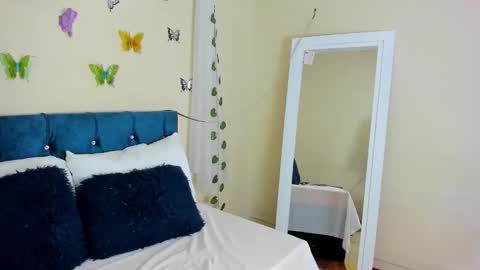 cristal walker online show from 10, 10, 2025