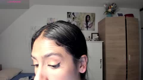 veronika online show from 3, 3, 2026