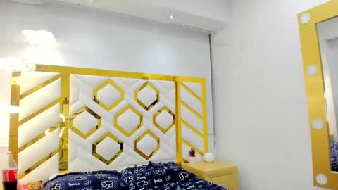  Independent Model online show from 15, 1, 2025