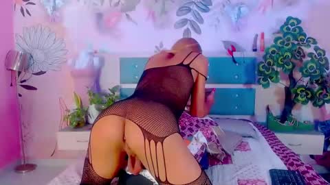 Snapshot of cristhy_huge_cockts chatting on 18, 9, 2025 cristhy_huge_cockts online show from 18, 9, 2025