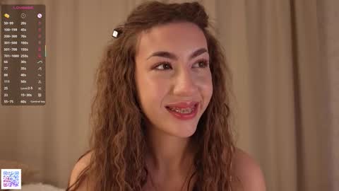 Emma Gift for each subscriber of the fan club online show from 17, 12, 2025