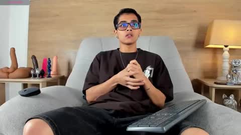 cristian_suarezz_ online show from 9, 10, 2025