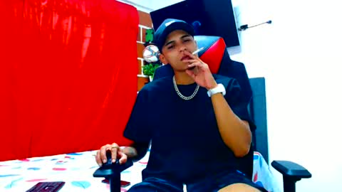 Snapshot of cristiantayron chatting on 12, 6, 2026 cristian online show from 12, 6, 2026