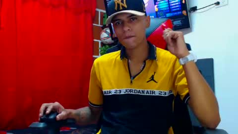 Snapshot of cristiantayron chatting on 21, 6, 2026 cristian online show from 21, 6, 2026